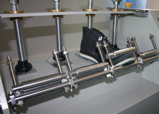 ISO Footwear Testing Equipment , Vamp Flexing 12 Groups Shoe Bending ...